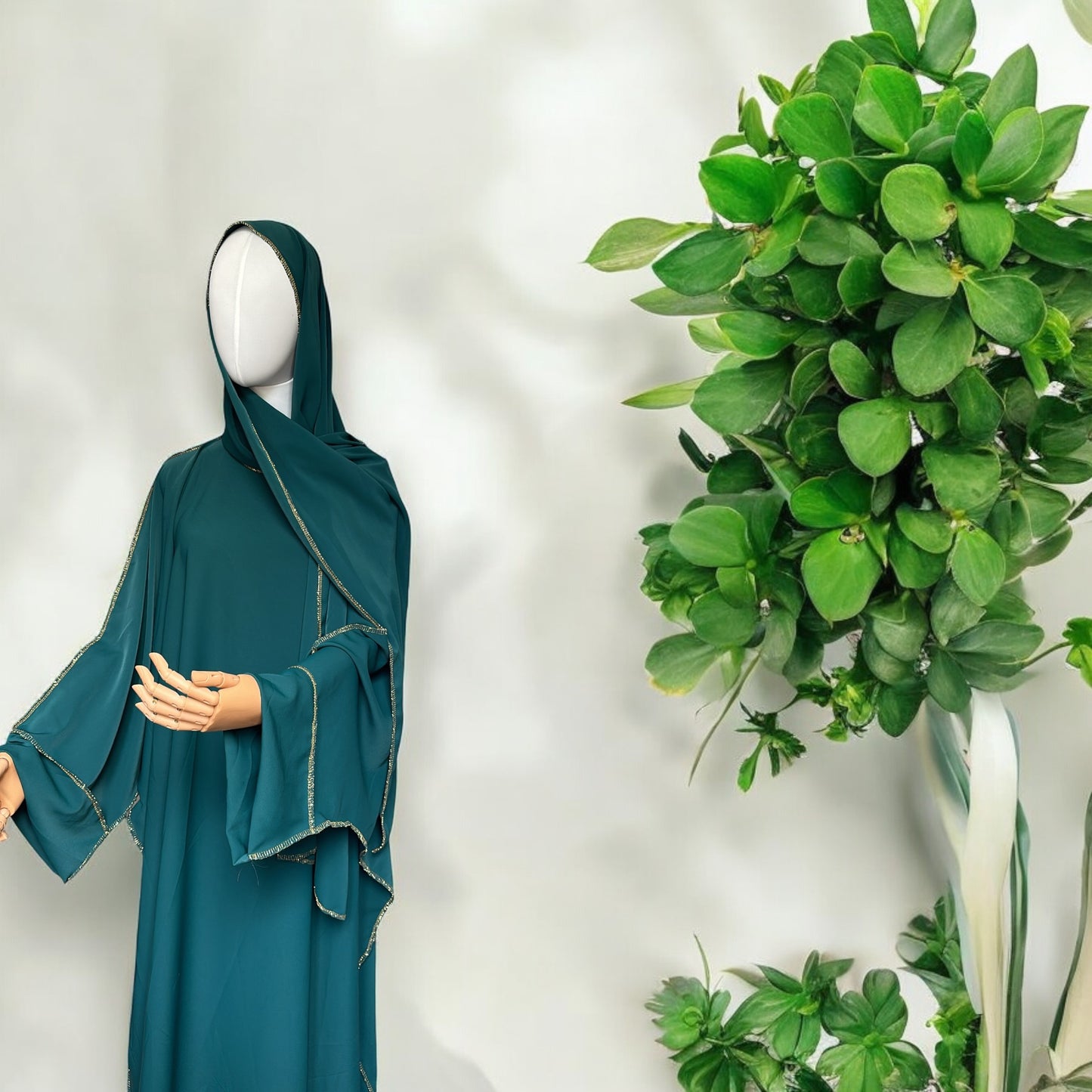 Abaya-Set aus Medina-Seide mit angenähtem Schal